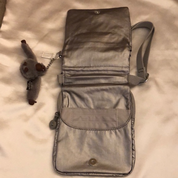 Kipling NWELDORADO Smooth Silver Metallic Crossbody With Monkey Key Chain NWT - Picture 11 of 16